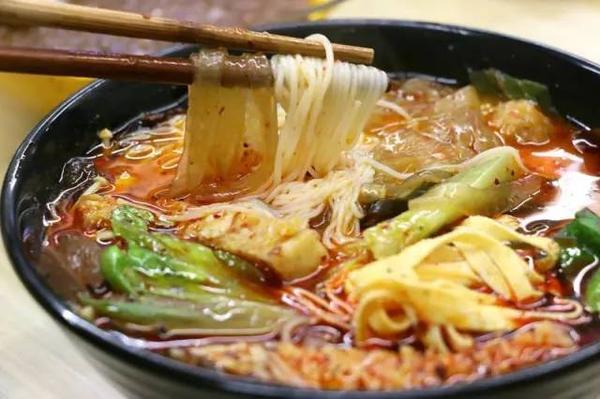麻辣燙餐館該如何選擇環(huán)保地坪漆施工？