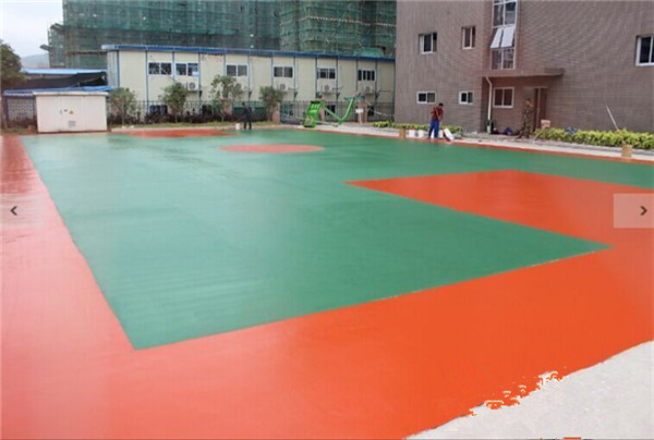 傾盆大雨來(lái)襲，丙烯酸球場(chǎng)地坪是如何從容面對(duì)？