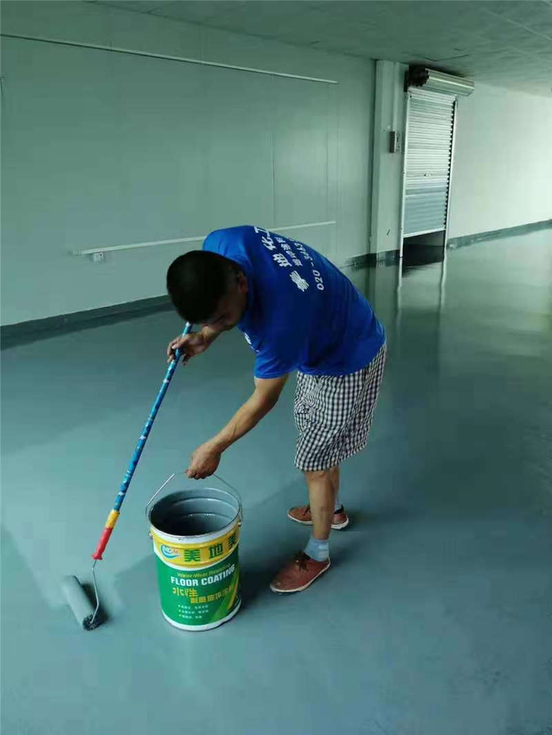 影響重慶水性地坪漆公司發(fā)展的外部因素有哪些？